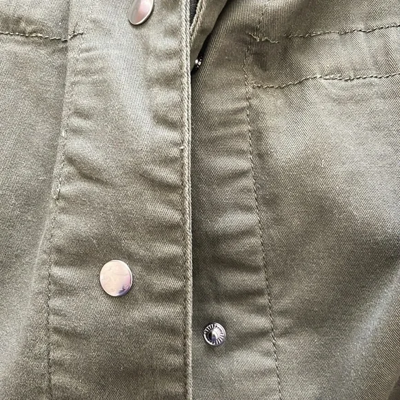 Nine West olive green denim cotton coat. NWT. Medium. Snaps. Cinches. - Picture 10 of 10
